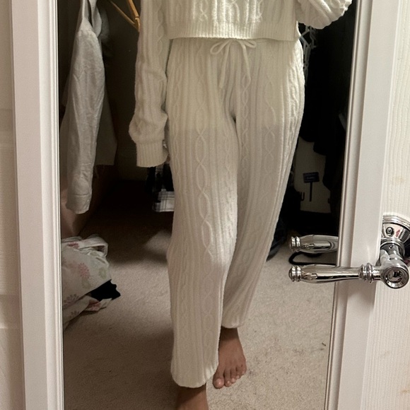 NWT Alo Yoga Cable Knit Winter Bliss Pant Ivory XXS - Picture 6 of 6